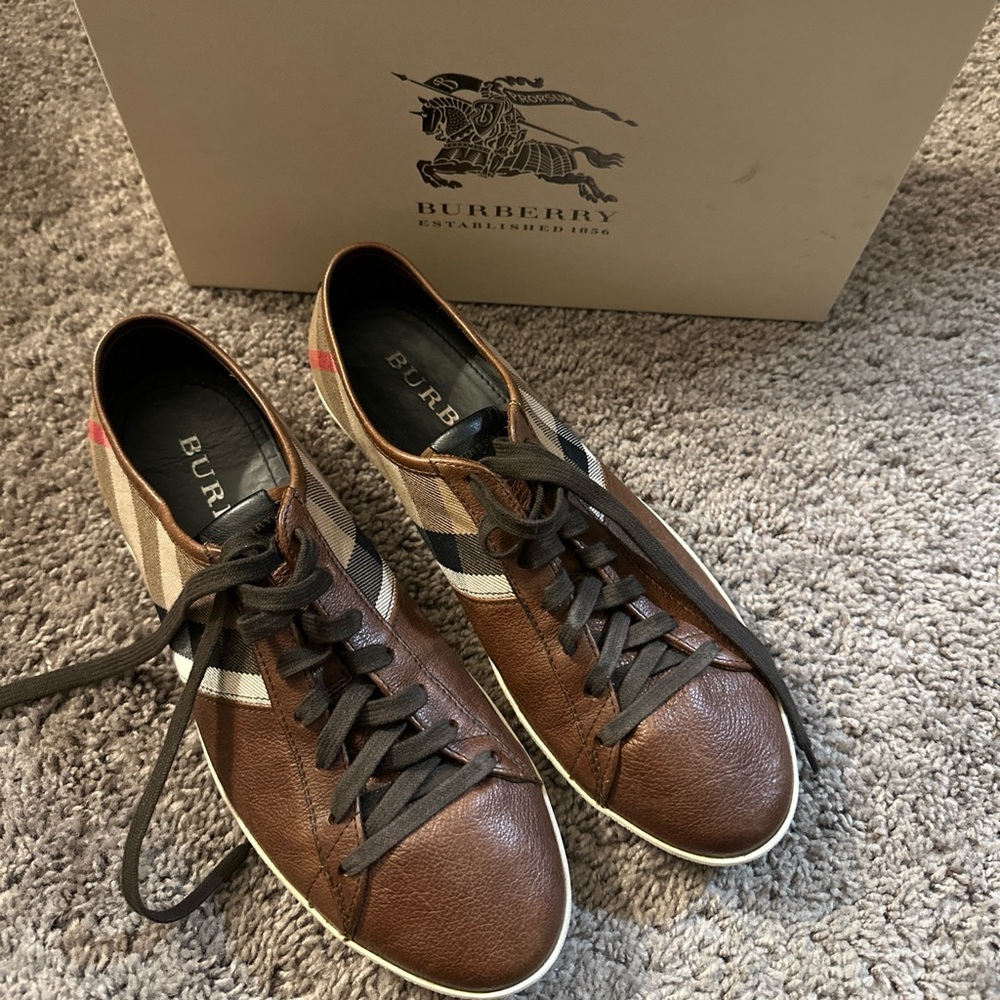 Men’s Burberry vintage check low top sneaker size UK 9, US 10, EU 43 leather.